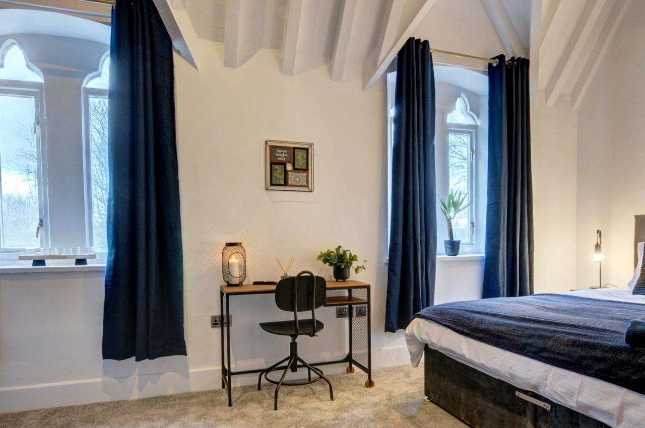הוילה לידס The Old Vicarage - Secure Parking, Fast Wifi, Garden מראה חיצוני תמונה
