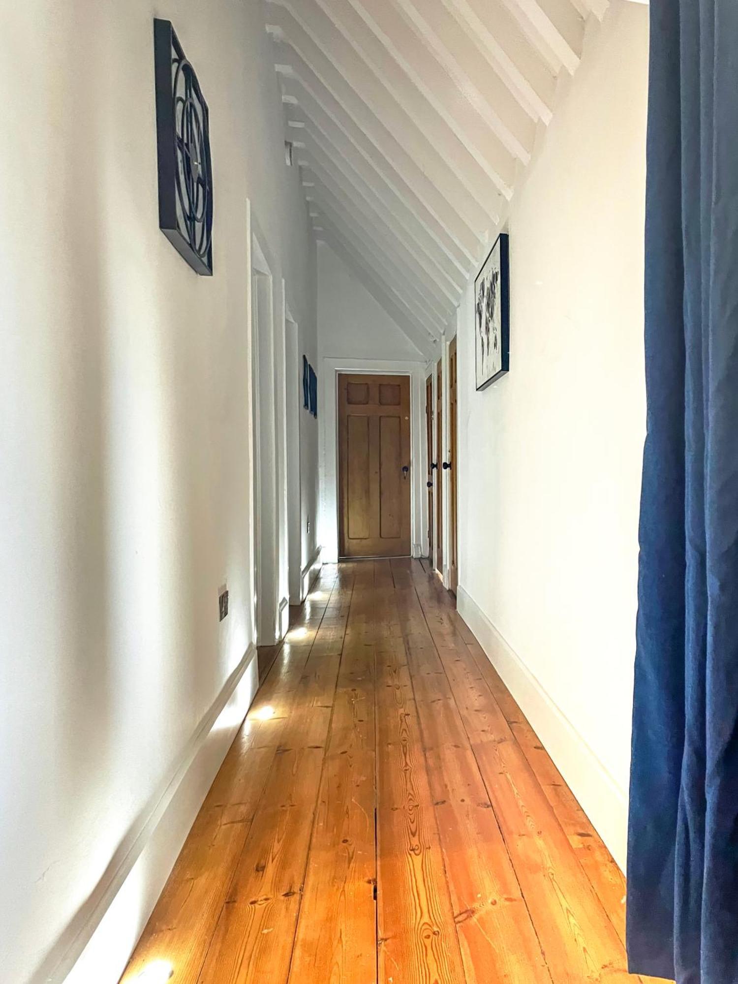 הוילה לידס The Old Vicarage - Secure Parking, Fast Wifi, Garden מראה חיצוני תמונה